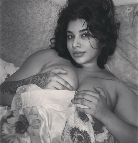 LegendaryBooty desnudos de estrellas galería