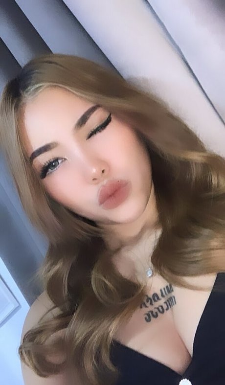 Nia Irwan estrella porno atractiva archivo