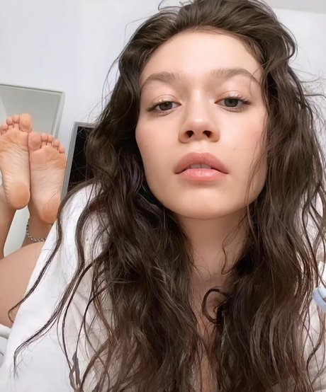 Paige Searcy estrella desnuda galerías