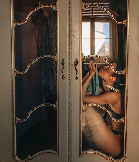 Pauline Schuller modelo desnudo galería