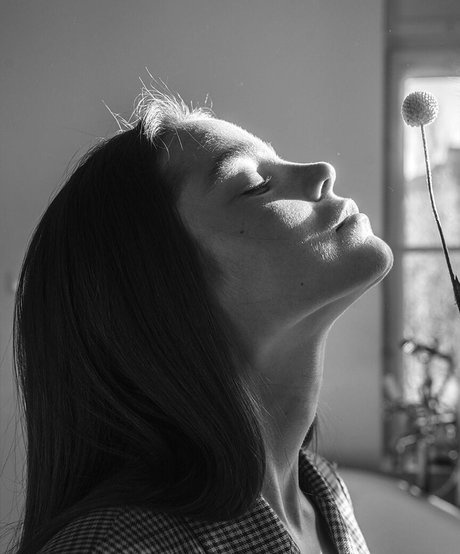 Pauline Schuller estrella sexy galerías