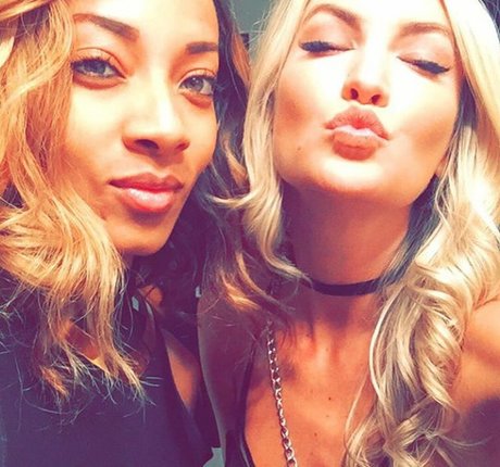 dedos asiáticos onlyfans caliente hermosa fotos