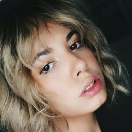 CookieThrills modelo de alta definición imágenes