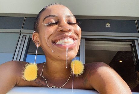 Darling Nicky actriz desnuda imágenes