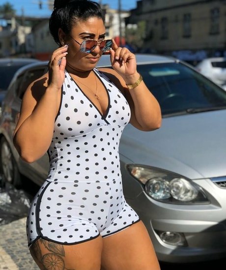 Gatinha Girlene estrella desnuda galerías