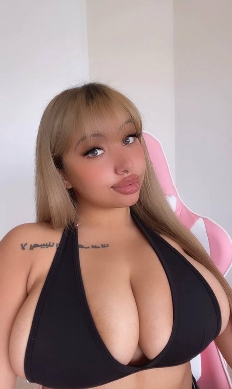 Misstaniaramos estrella porno atractiva foto