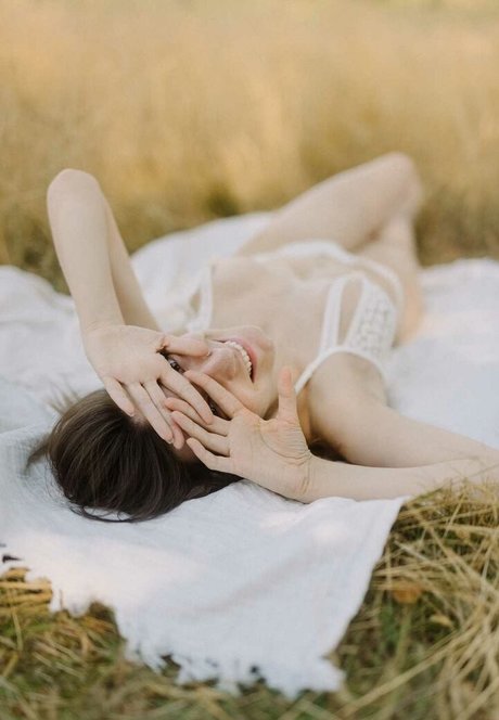 Sophei Bird bonita modelo foto