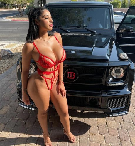 thaliamcix modelo de arte imágenes