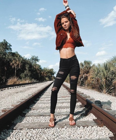 lillyackerman actriz adulta galerías