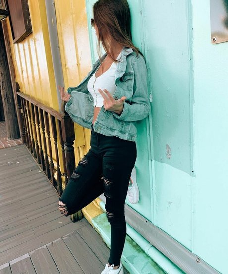 lillyackerman modelo galerías