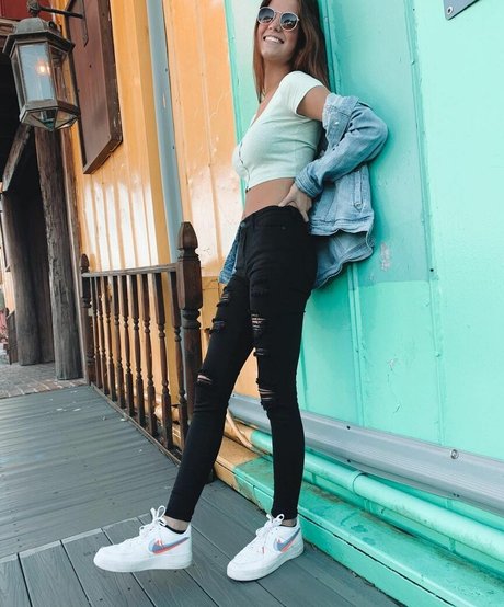 lillyackerman estrella atractiva imágenes