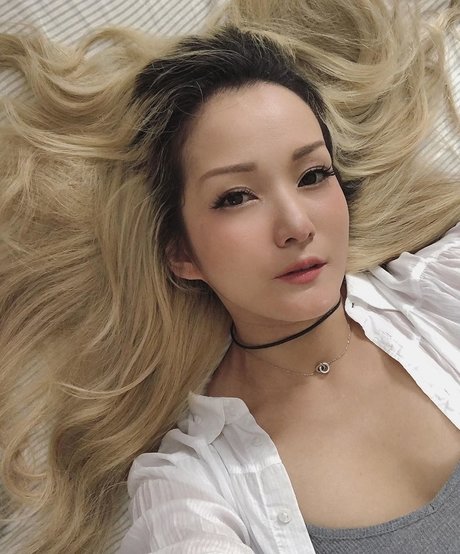 Reina Scully estrella porno hermosa galerías