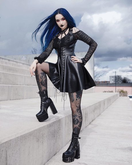 BlueAstrid estrella perfecta galerías