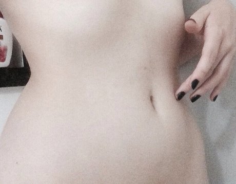 Alguem Tem Algo modelo caliente fotos