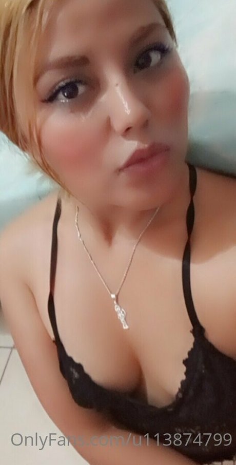 Itzel Loera estrella porno perfecta galería