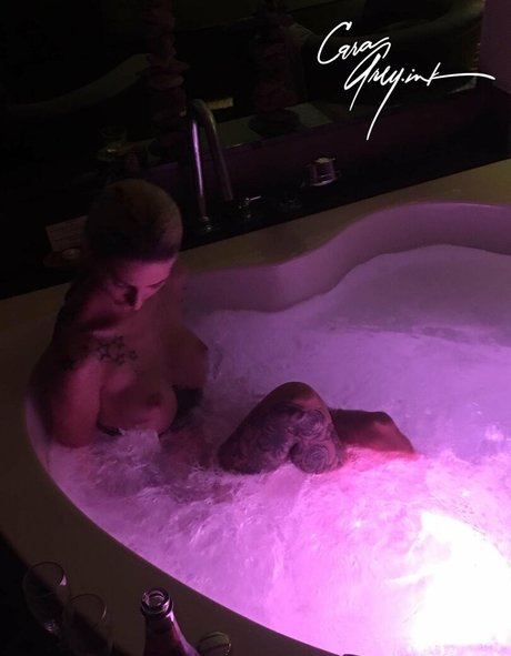CaraGrey ink estrella porno hermosa galería