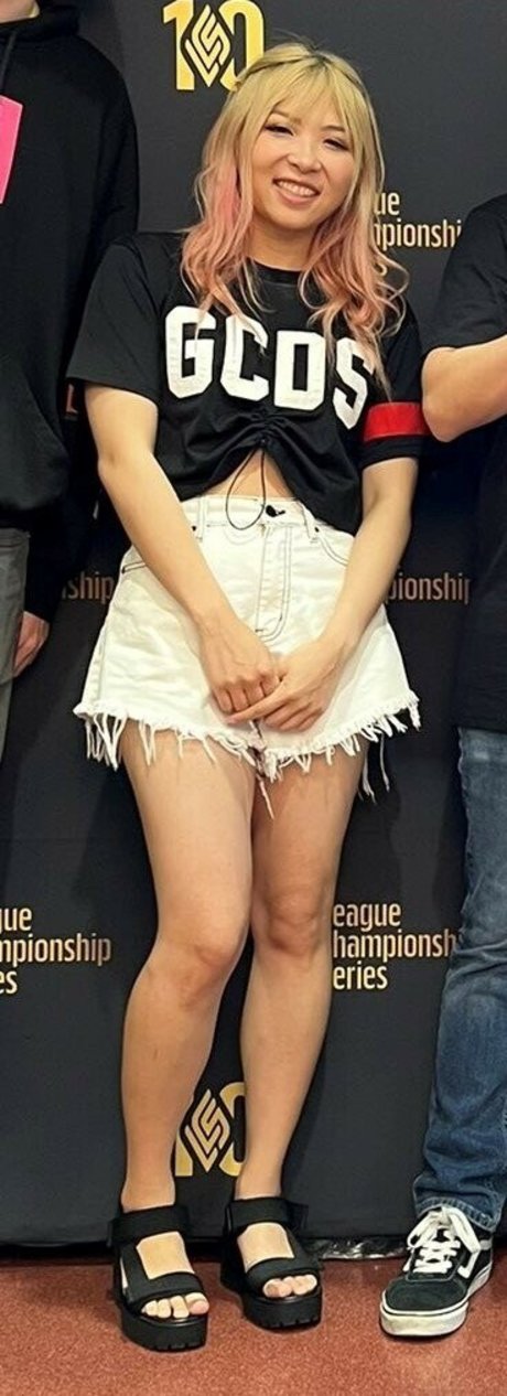 Yvonneflinetv modelo pornografico galerías