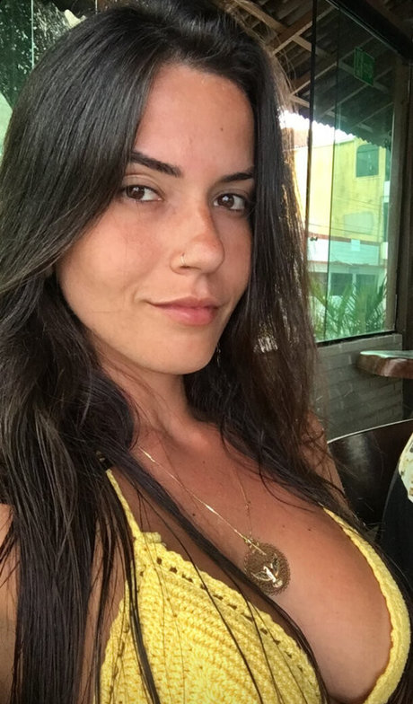 Nathalia Righi modelo desnudos galería