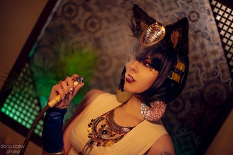 Bizarre Deer estrella porno erótica foto