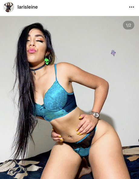 Larisleine modelo desnuda galería