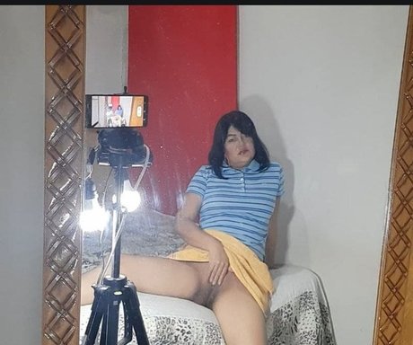 Janne Carvalho estrella sexy galerías