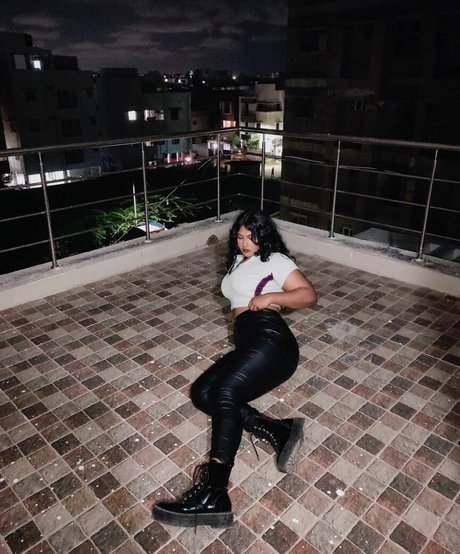 keepinitnejm actriz de desnudos fotos