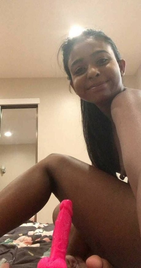 Zahra Rai bonita actriz imágenes