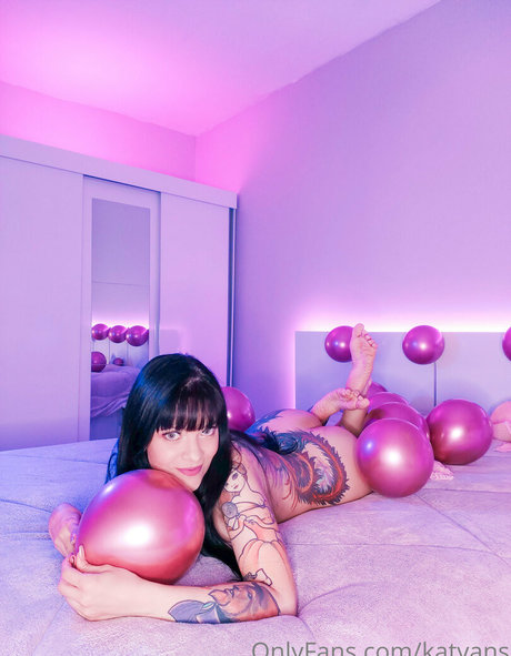 Kat Vans modelo bonita fotos