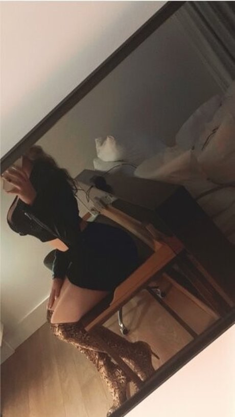 chayaxxx hermosa modelo galería