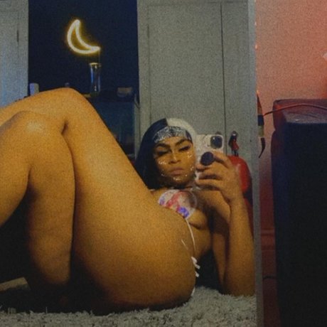 Tenuzen modelo gratis galería