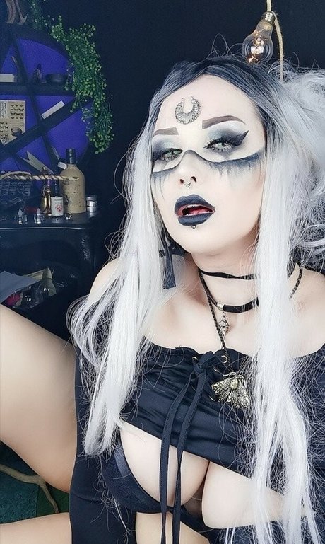 blackthornwitch estrella adulta archivo