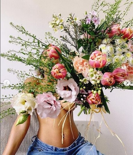 Tantric Tee modelo sexual archivo