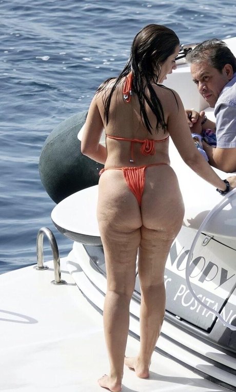 Camilla Cabelo hermosa estrella porno imagen