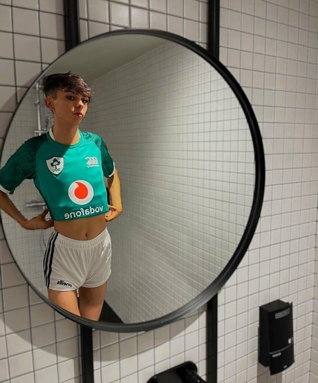 dolladills actriz caliente imagen