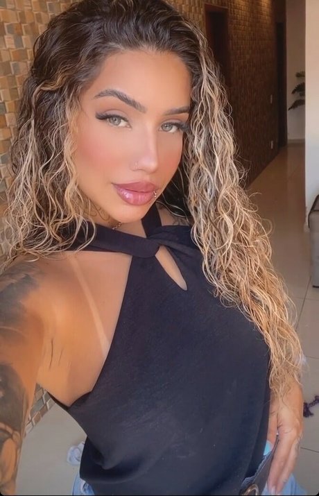 Muito Linda desnudos de modelos galerías