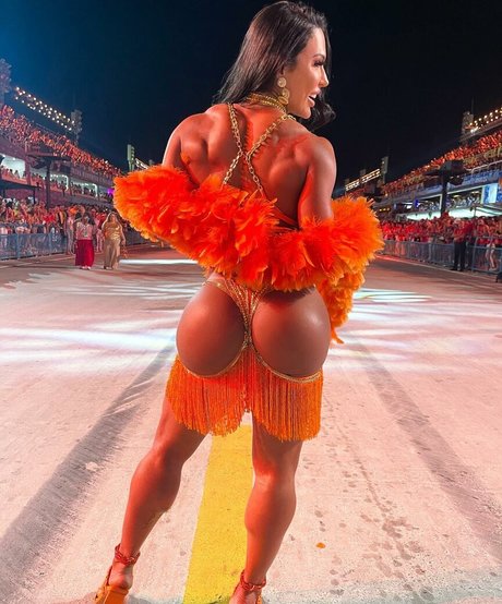 Gracyanne Barbosa hermosa actriz imagen