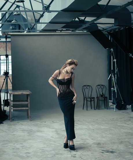 Rita Ora hermosa estrella porno archivo