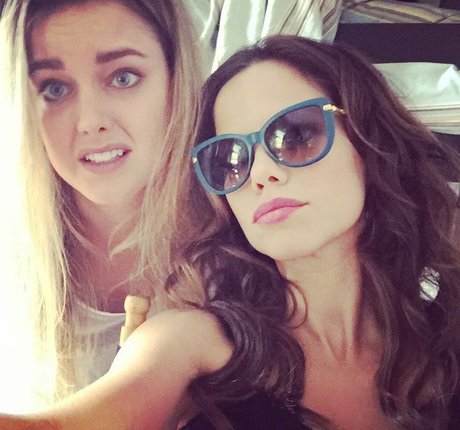 Tammin Sursok modelo libre foto