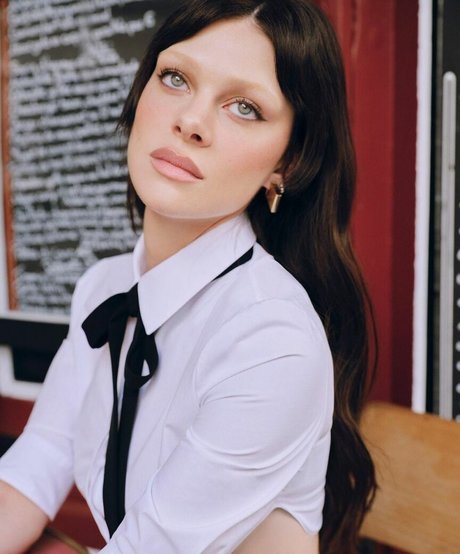 Nicola Peltz estrella superior fotos