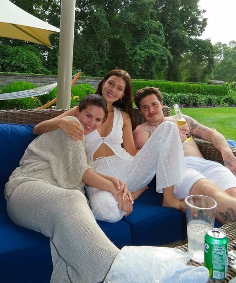 Nicola Peltz modelo desnudo recopilación