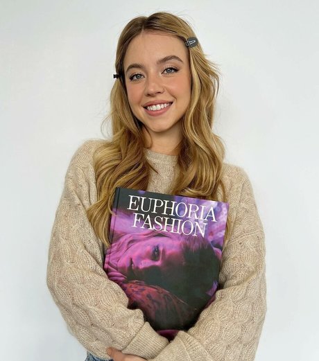 Sydney Sweeney estrella porno gratis fotos