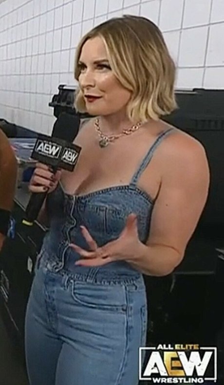 Renee Paquette actriz atractiva foto