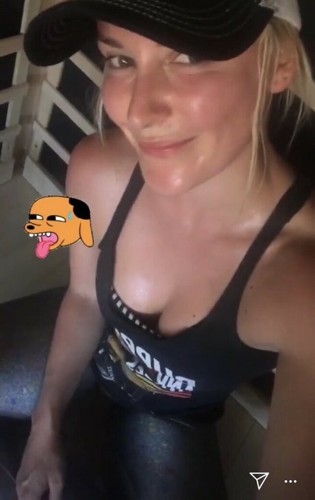 Renee Paquette modelo fotos