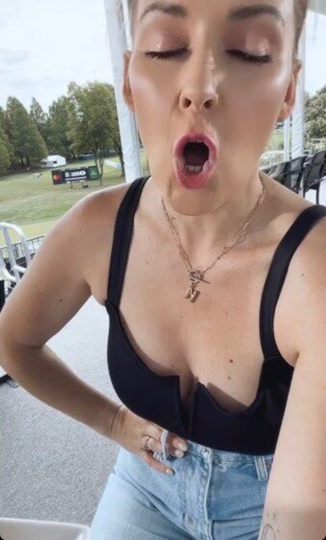 Renee Paquette modelo sexy galerías