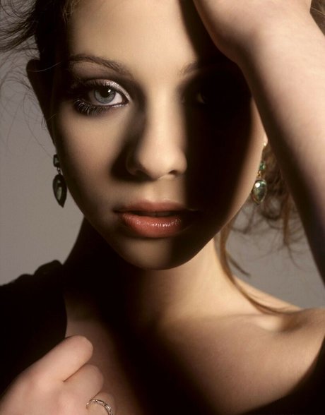 Michelle Trachtenberg estrella atractiva galería