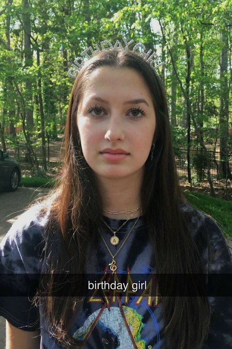 Addie Forche bonita modelo imágenes