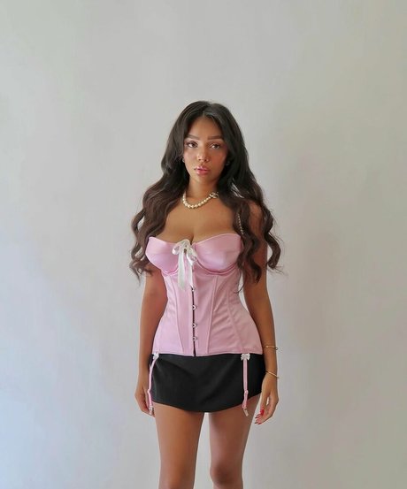 Daphne Blunt modelo de arte recopilación