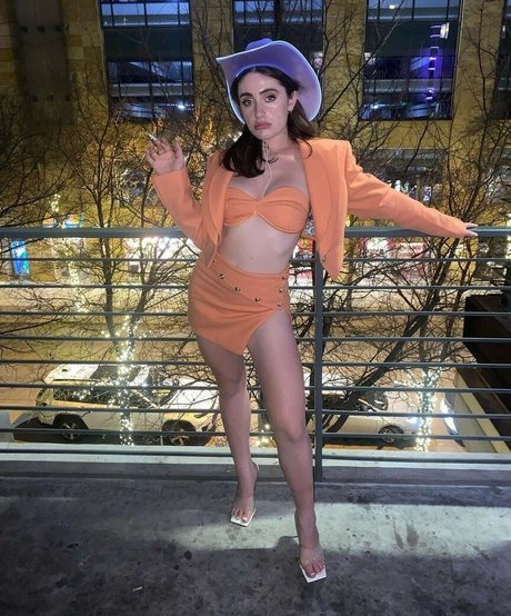 Rachel Anne Sennott estrella hd galerías