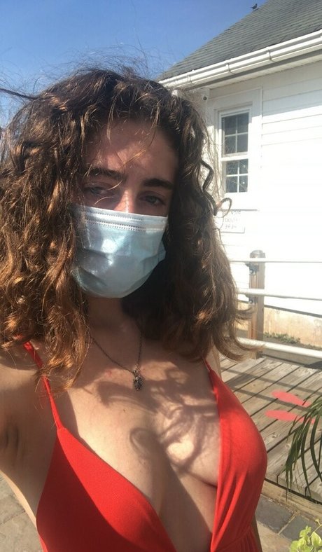 Rachel Anne Sennott estrella porno en alta definición imagen