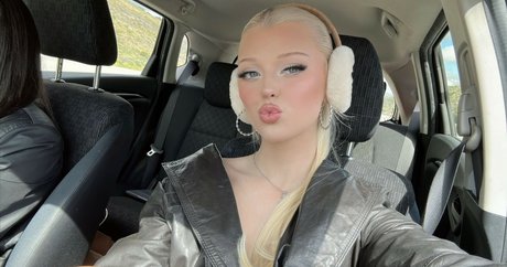 Loren Gray modelo adulto fotos